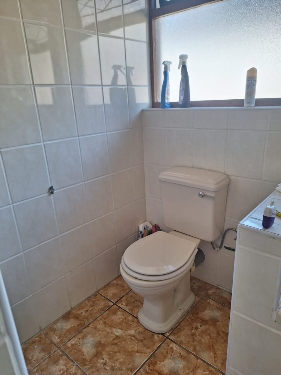 6 Bedroom Property for Sale in Gonubie Eastern Cape